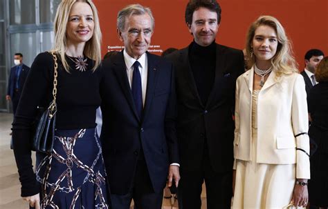 bernard arnault louis vuitton|louis vuitton owner son.